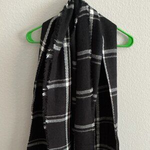GAP Wool Blend Black/Plaid Scarf